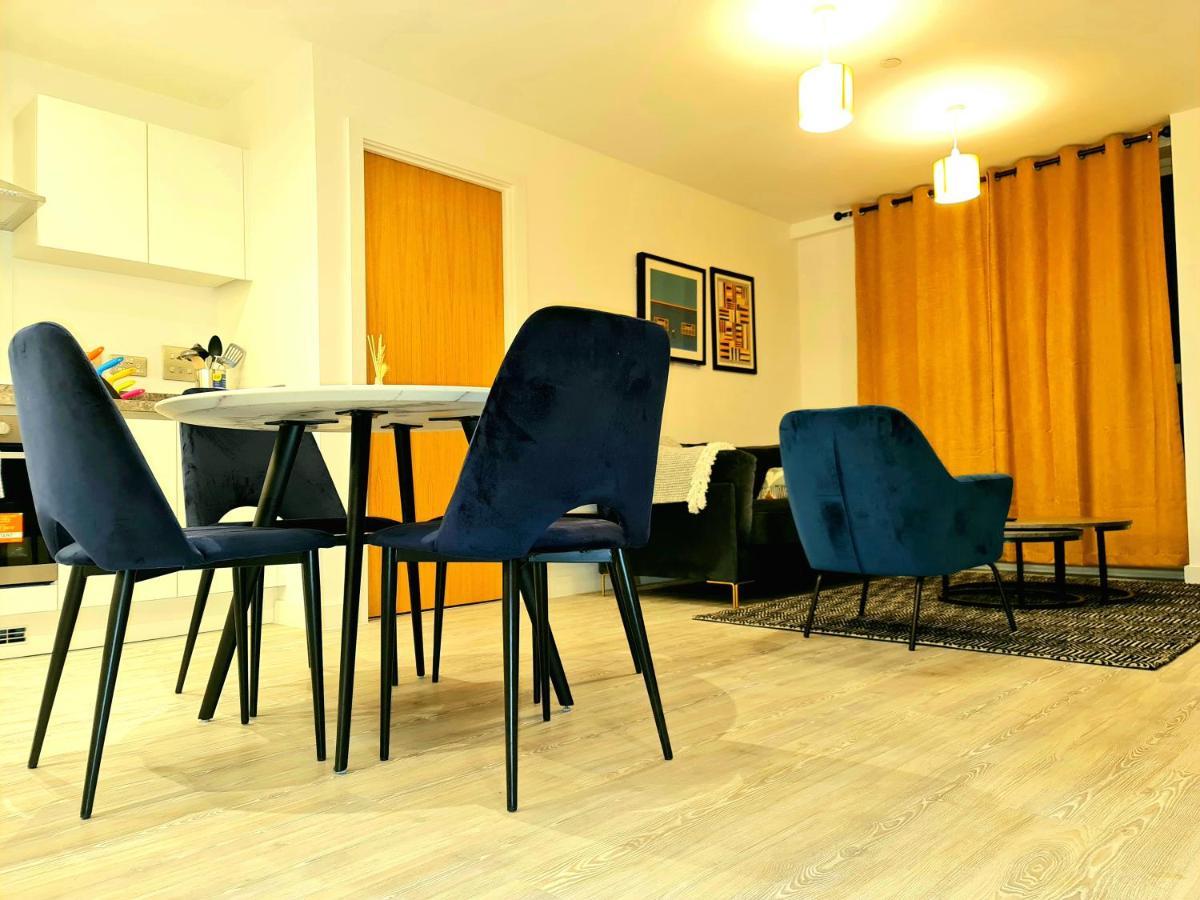 Exquisite Cosy 2-Bed Apartment In Salford Mánchester Exterior foto