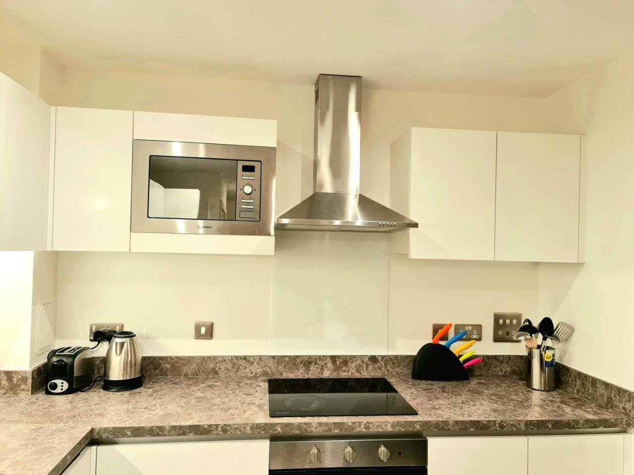 Exquisite Cosy 2-Bed Apartment In Salford Mánchester Exterior foto