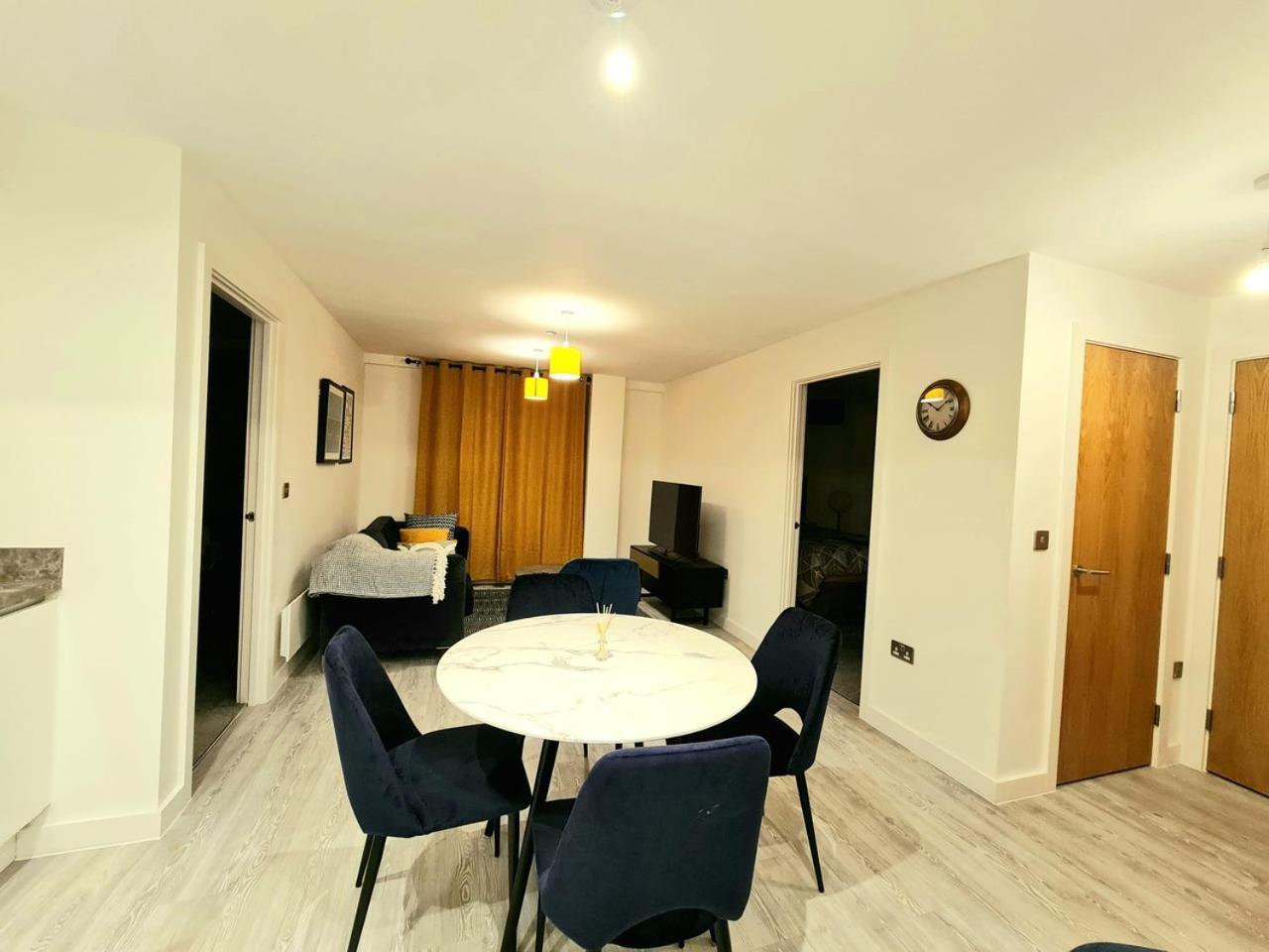 Exquisite Cosy 2-Bed Apartment In Salford Mánchester Exterior foto