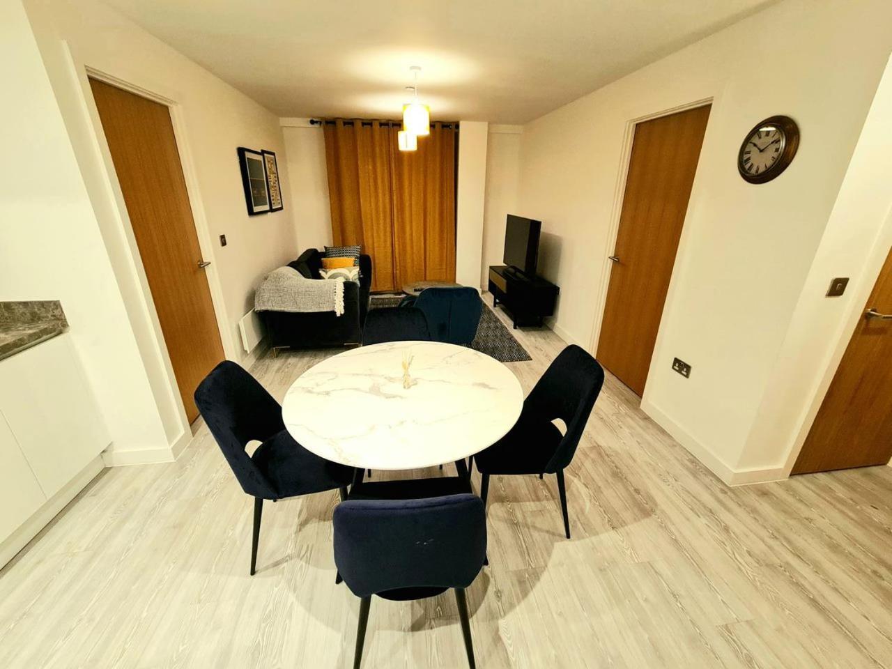 Exquisite Cosy 2-Bed Apartment In Salford Mánchester Exterior foto